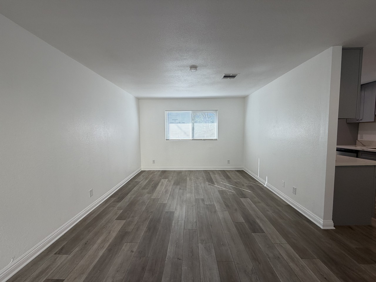 1102 W Ralston St #B - Photo 4 of 21