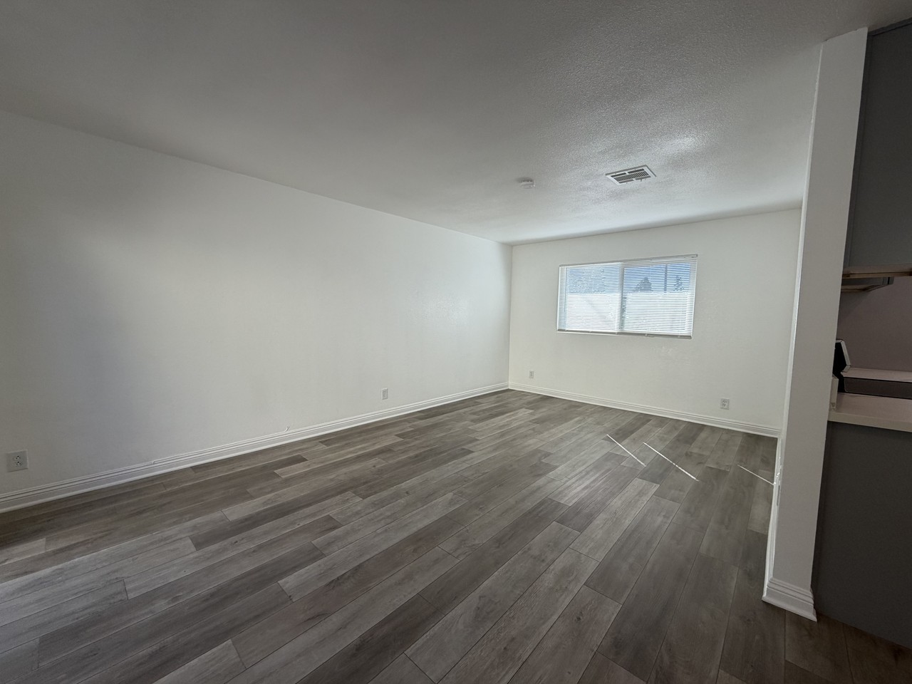 1102 W Ralston St #B - Photo 5 of 21