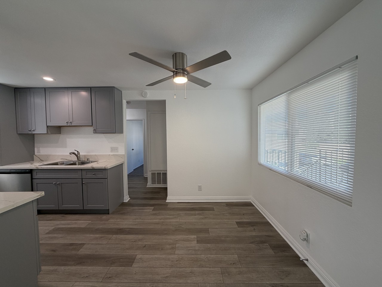 1102 W Ralston St #B - Photo 6 of 21