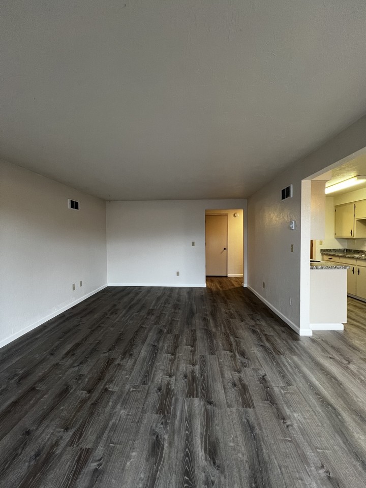 3524 Sandra Ave N #27 - Photo 4 of 11