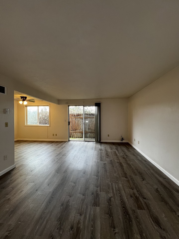3524 Sandra Ave N #27 - Photo 5 of 11