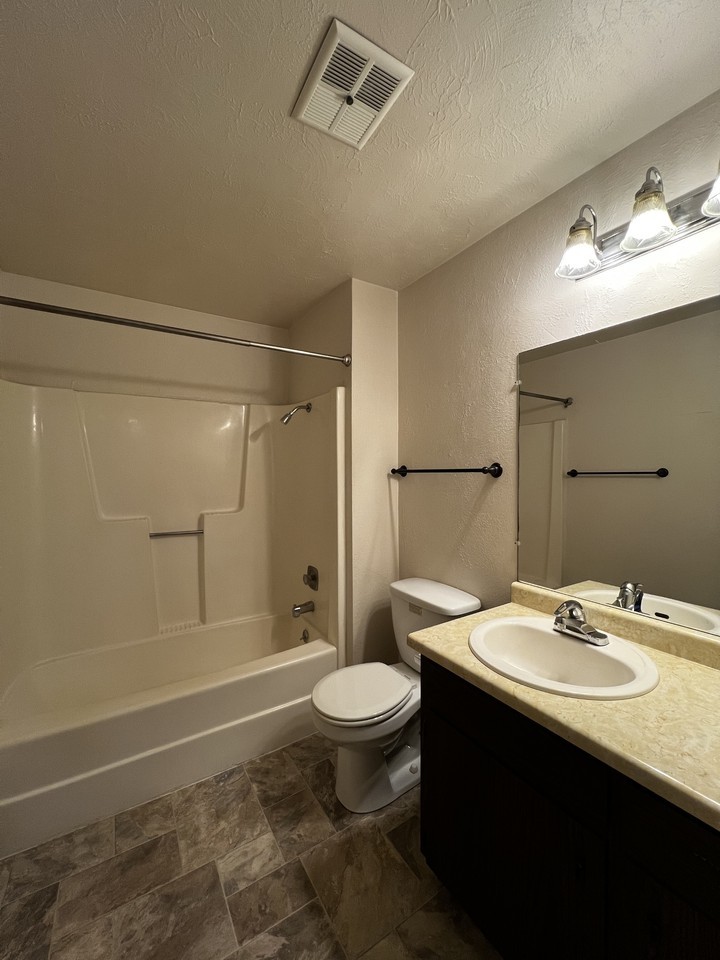 3524 Sandra Ave N #27 - Photo 6 of 11