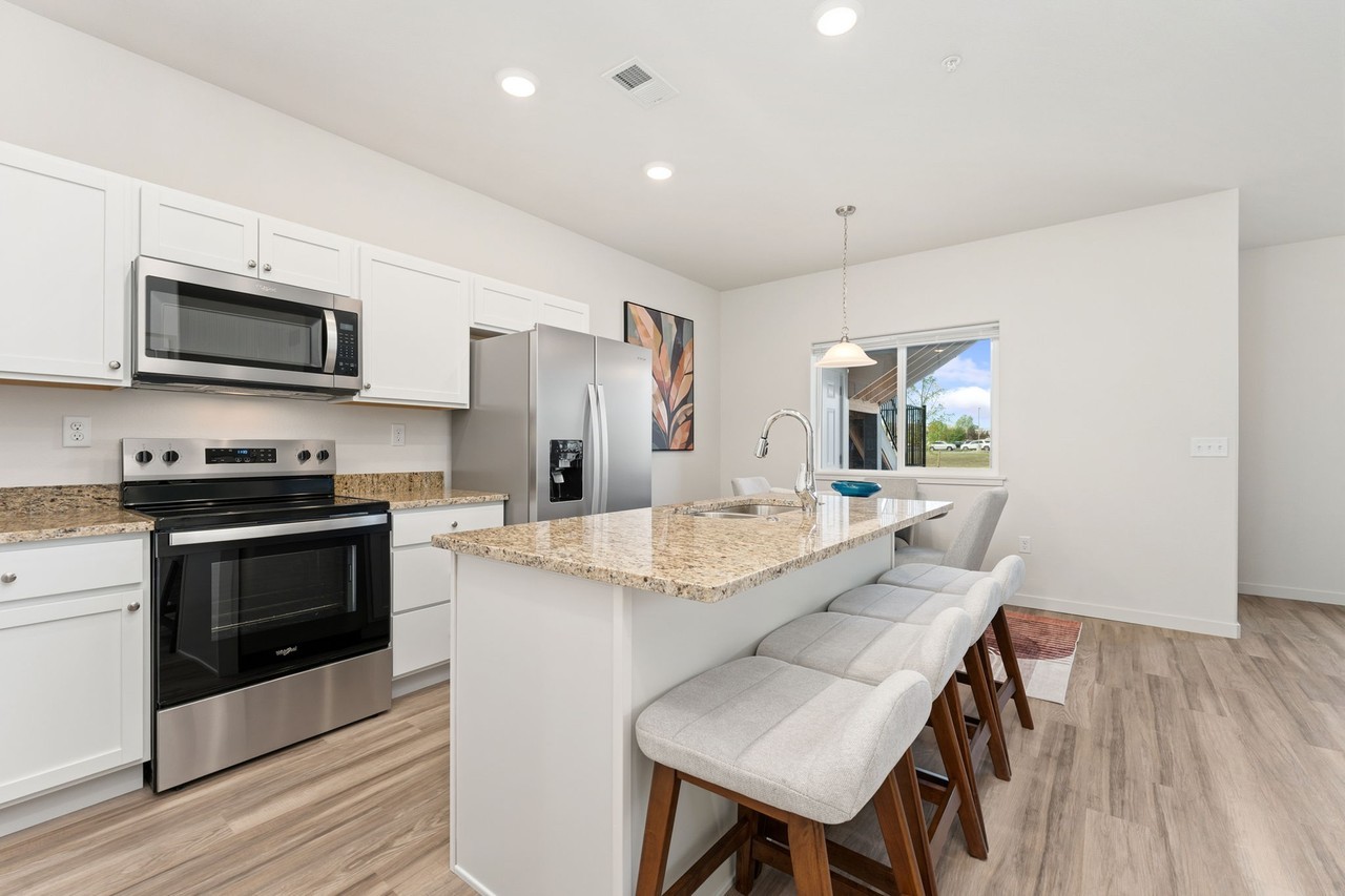 1611 Grand Harmony Blvd #202 - Photo 5 of 10
