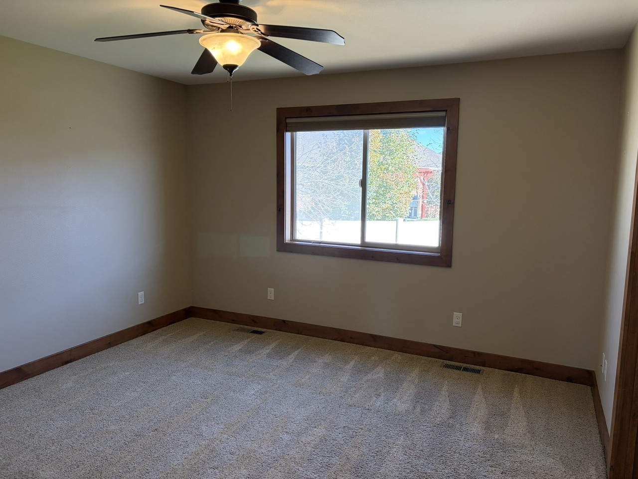 1421 Chesapeake Ln #1 - Photo 7 of 27