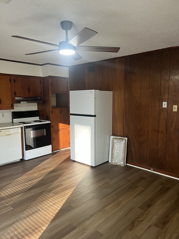 2124 Duncan St #1 - Photo 3 of 17