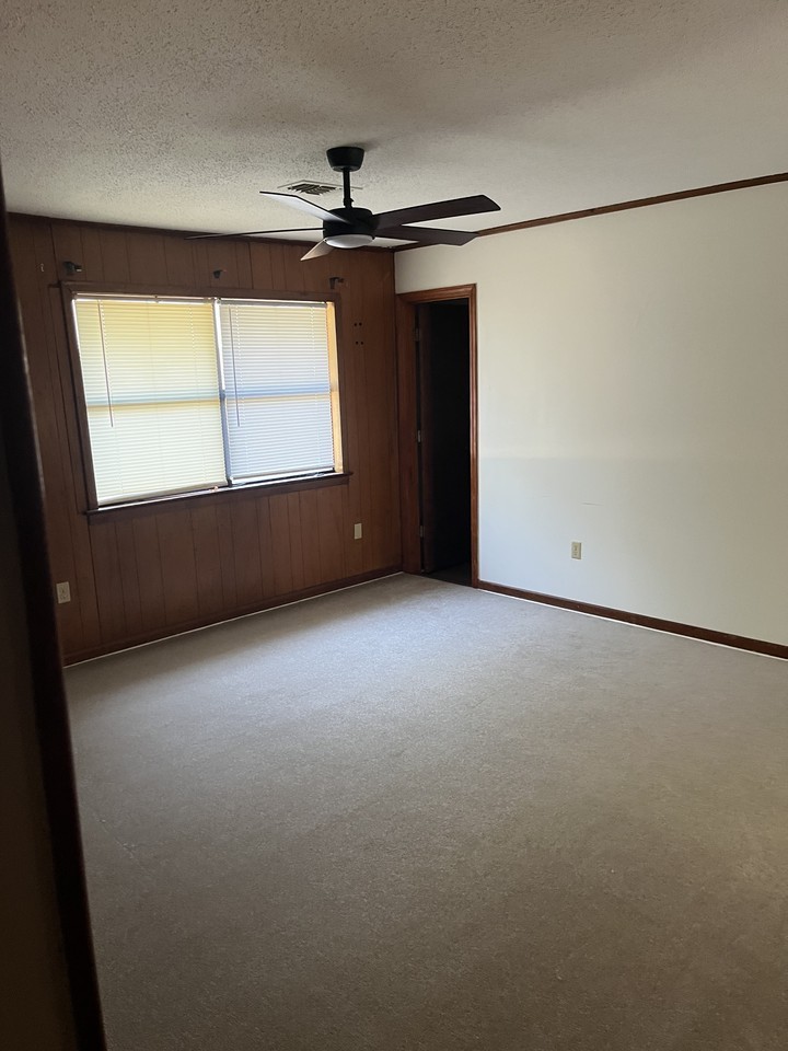 2124 Duncan St #1 - Photo 6 of 17