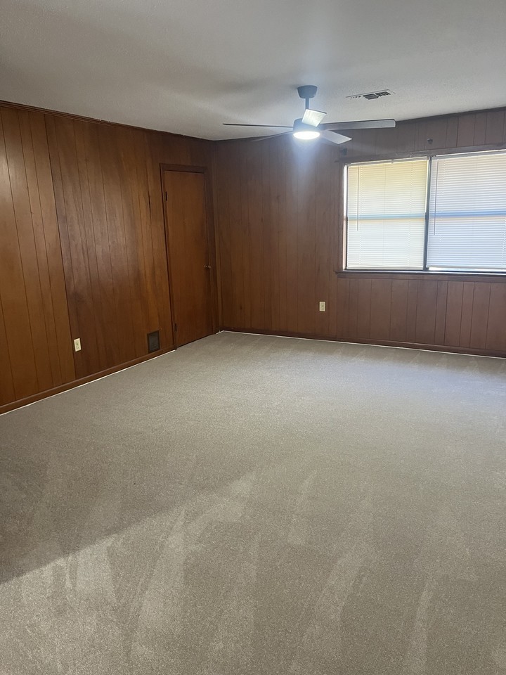 2124 Duncan St #1 - Photo 7 of 17