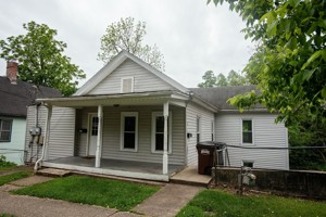 featured image of 119 N Congress St #1