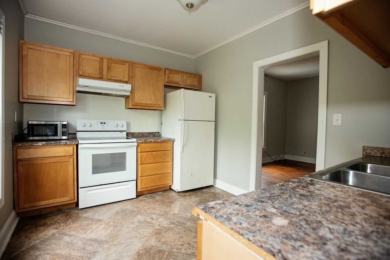 119 N Congress St #1 - Photo 5 of 46