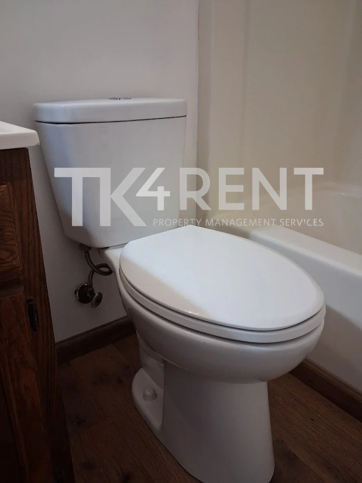 418 E Wood St #11 - Photo 4 of 16