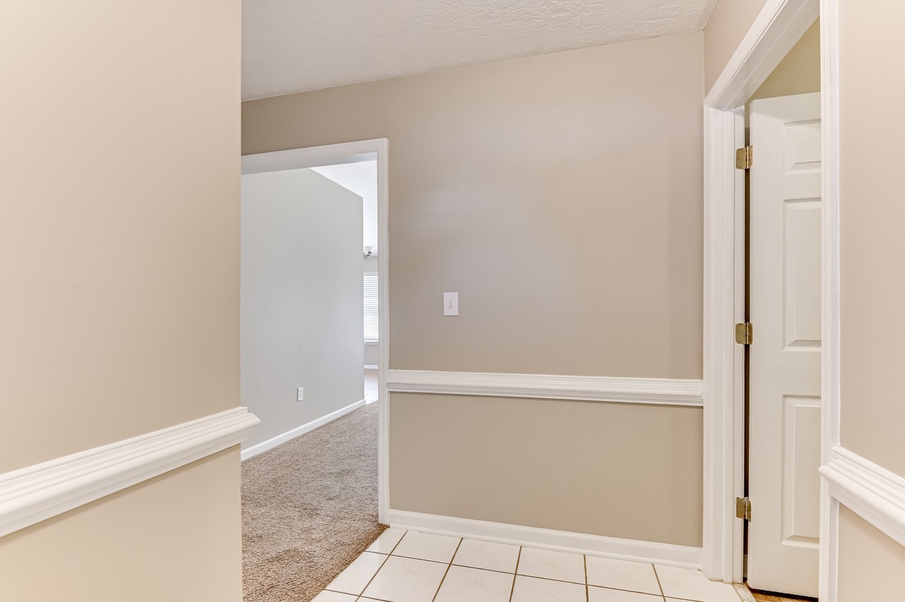 223 Taylor Cir #1 - Photo 5 of 34