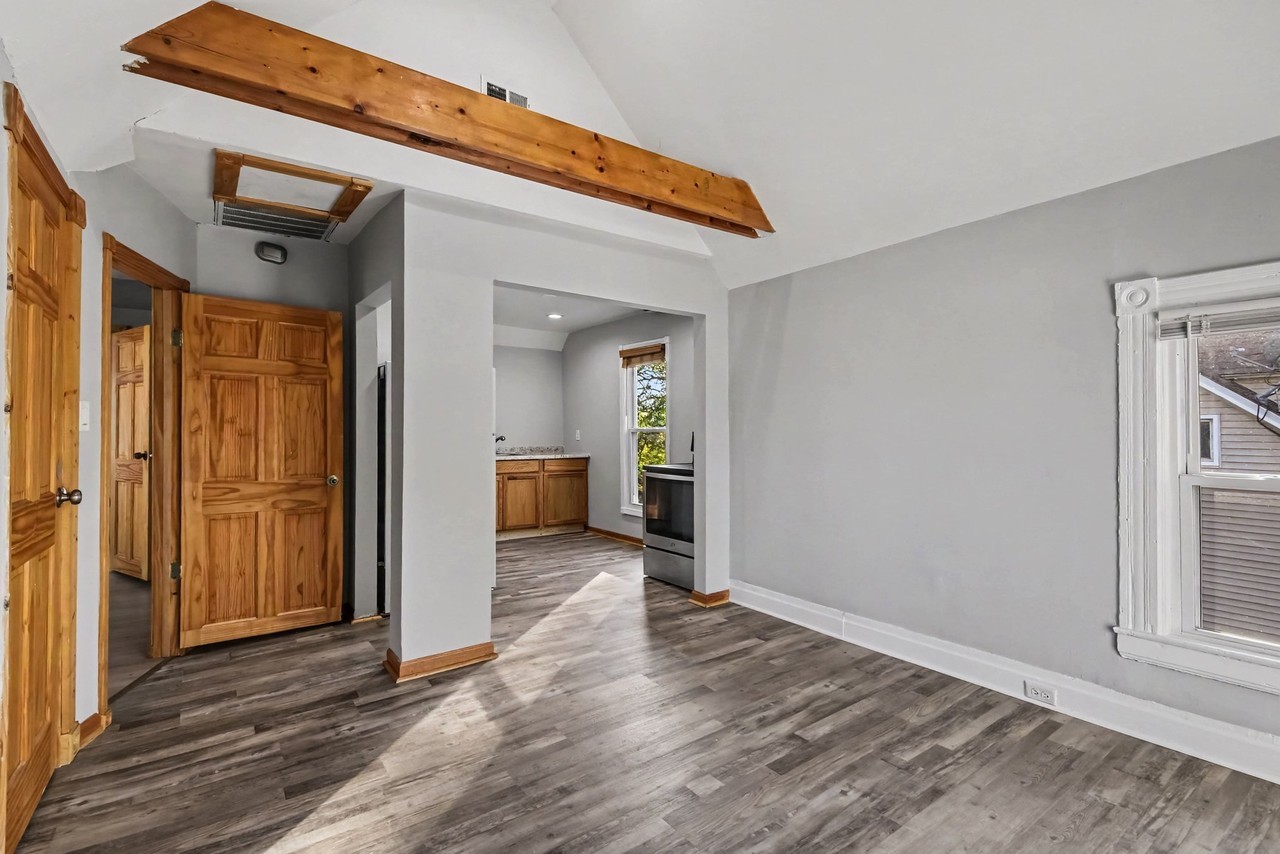 948 Bates St Se #2 - Photo 3 of 13
