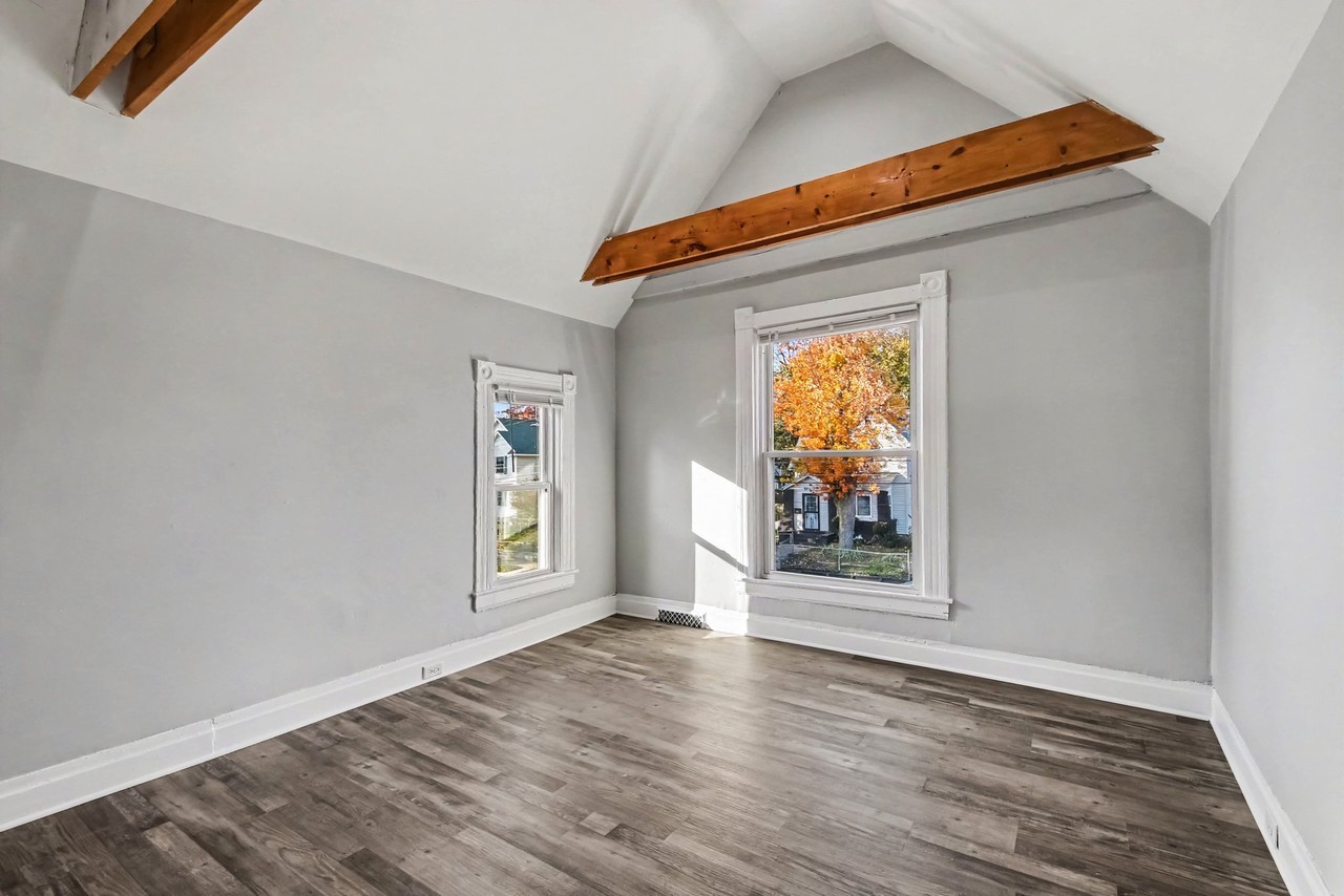 948 Bates St Se #2 - Photo 4 of 13