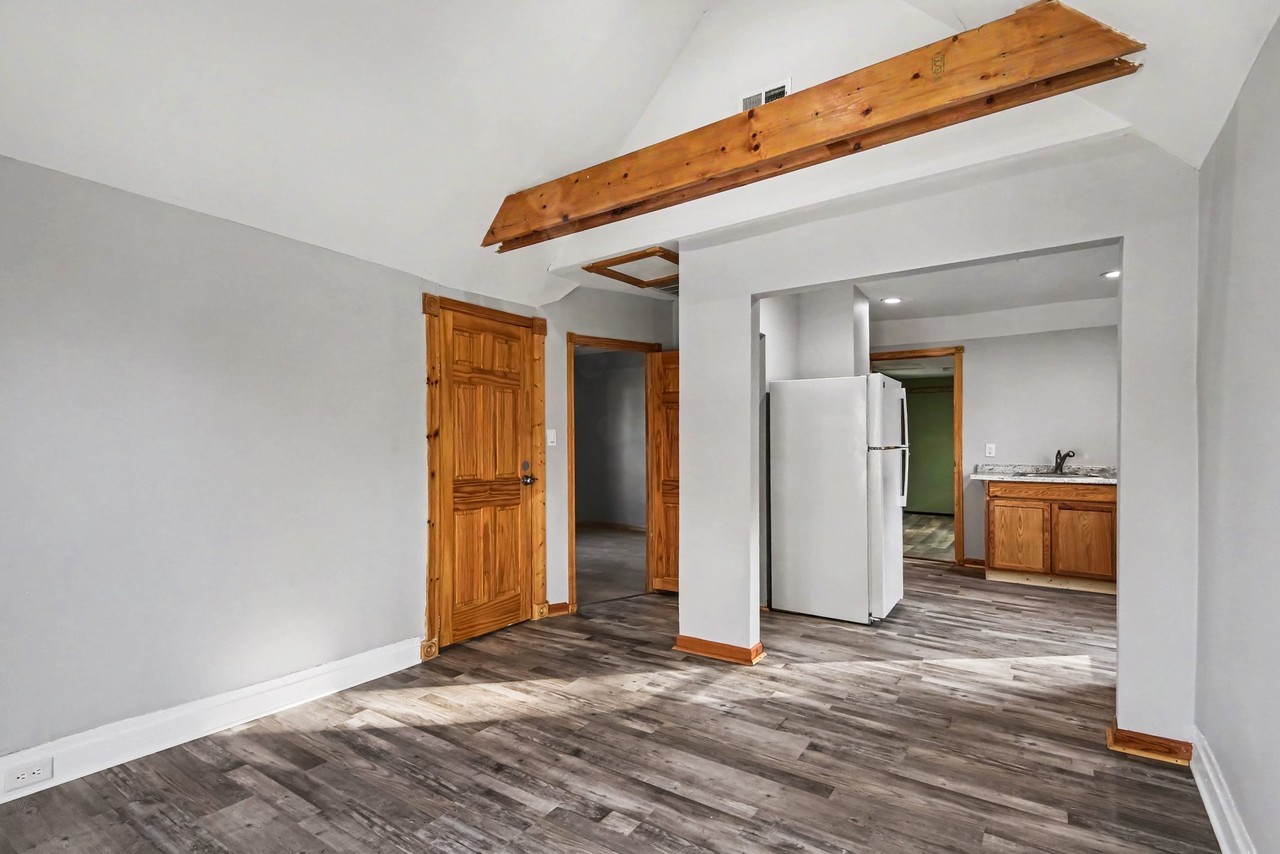 948 Bates St Se #2 - Photo 5 of 13
