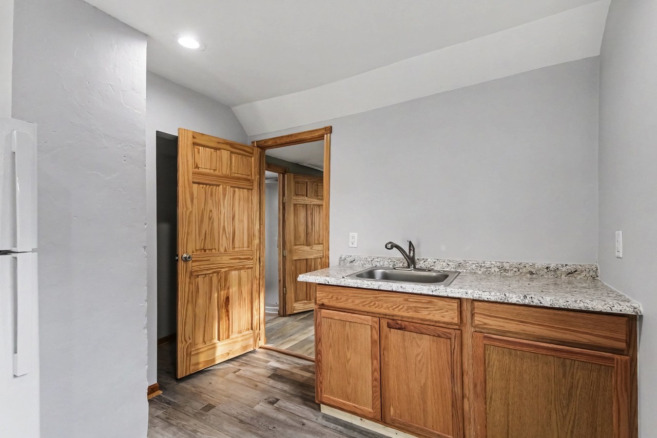 948 Bates St Se #2 - Photo 7 of 13