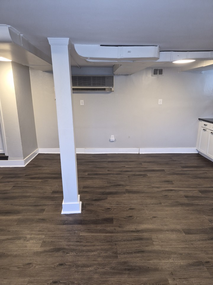 112 N Maple Ave - Photo 2 of 6