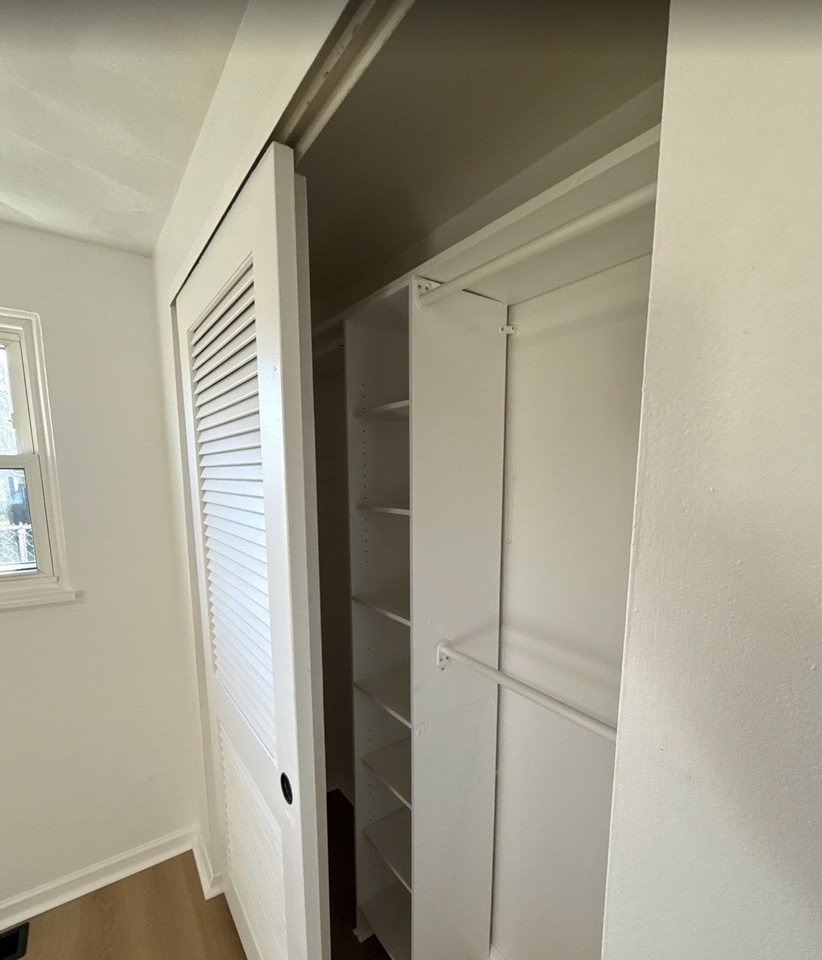 402 Brownstone Dr #1 - Photo 4 of 23