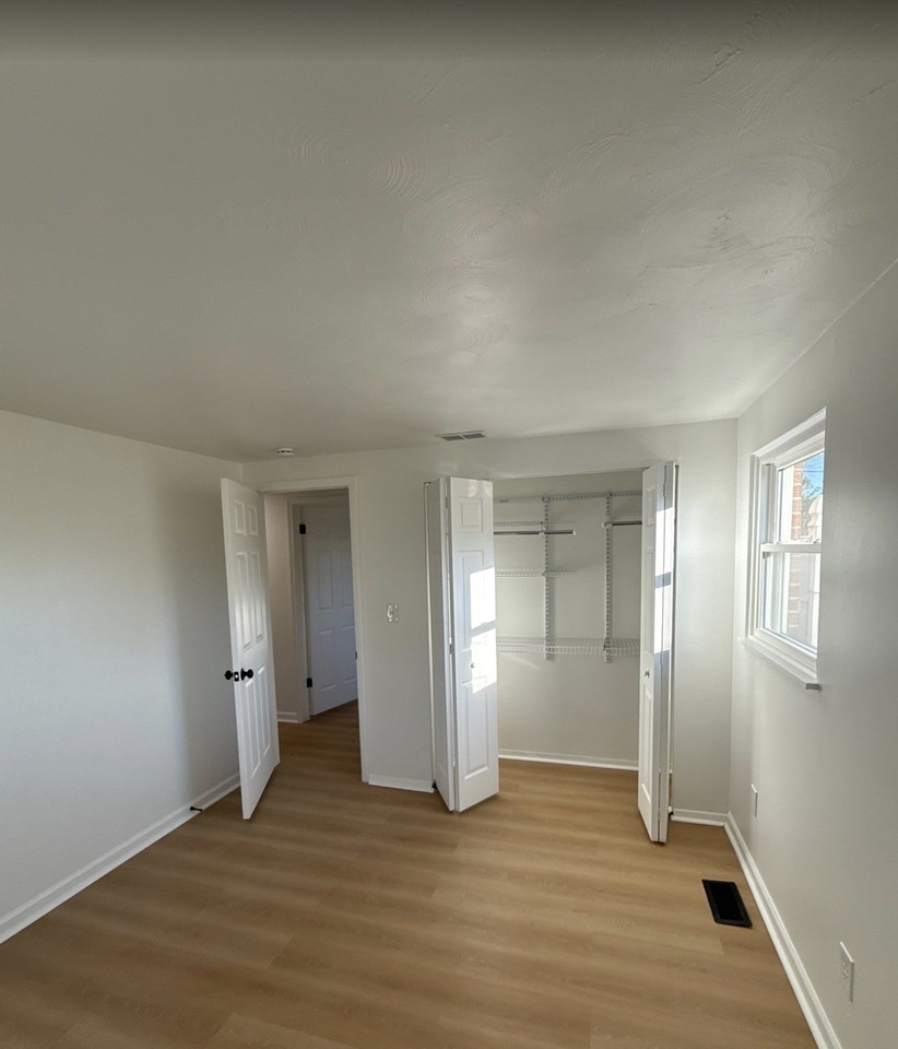 402 Brownstone Dr #1 - Photo 6 of 23