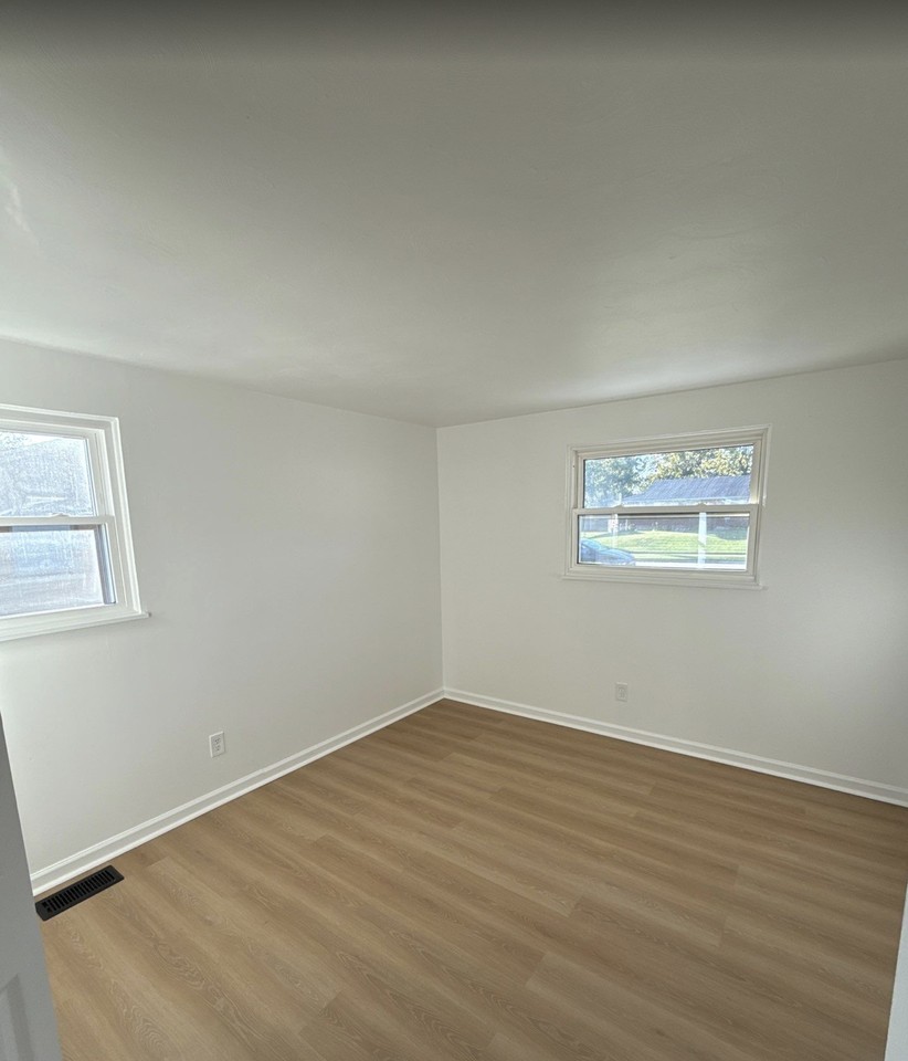 402 Brownstone Dr #1 - Photo 7 of 23