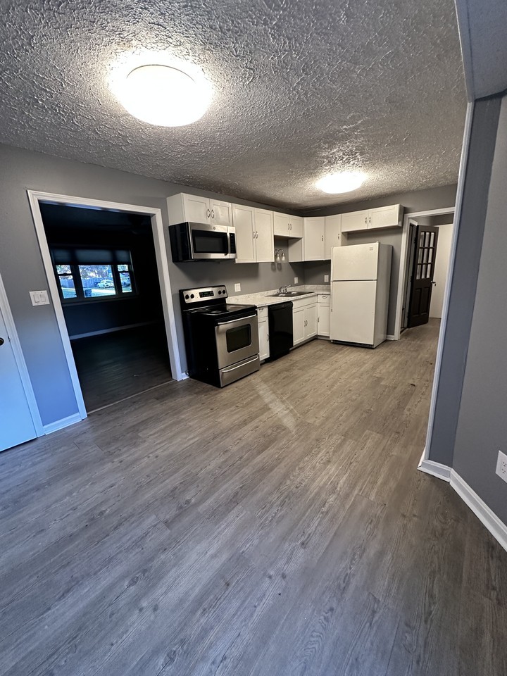 502 Savannah Ave #1 - Photo 2 of 19