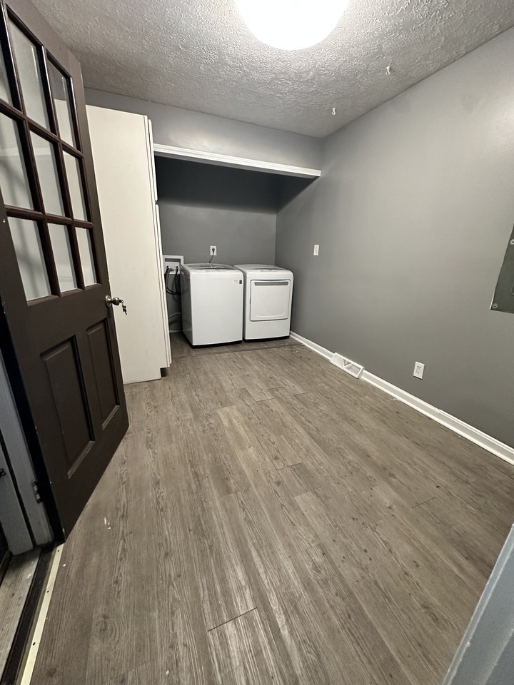 502 Savannah Ave #1 - Photo 4 of 19