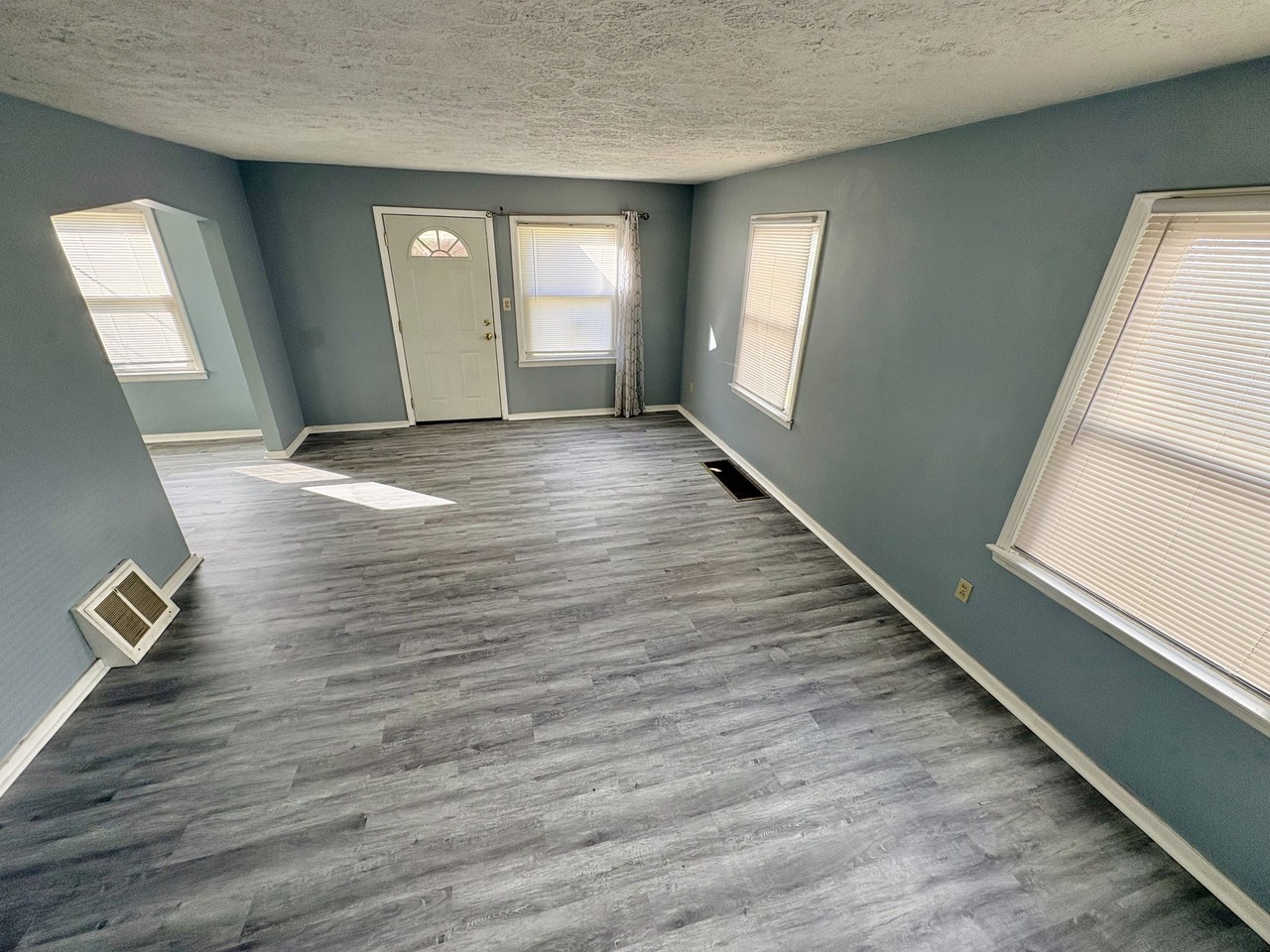 1543 Sunset Ave #1 - Photo 7 of 32