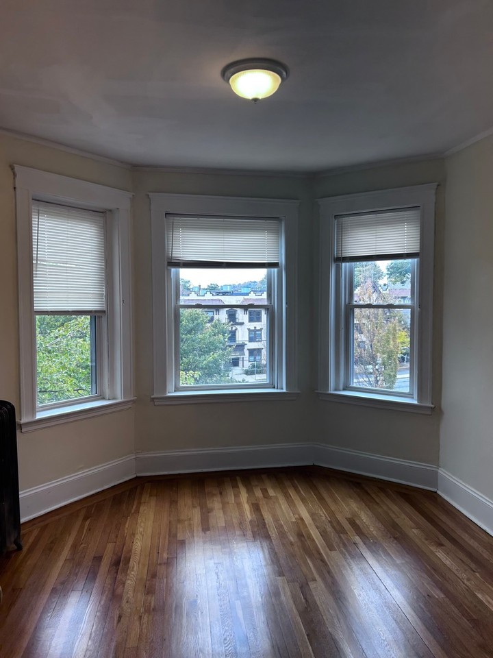 1725 Commonwealth Ave #1725COMM4 - Photo 2 of 11
