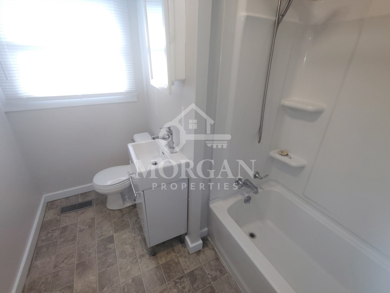 2708 Seminole Dr - Photo 4 of 7