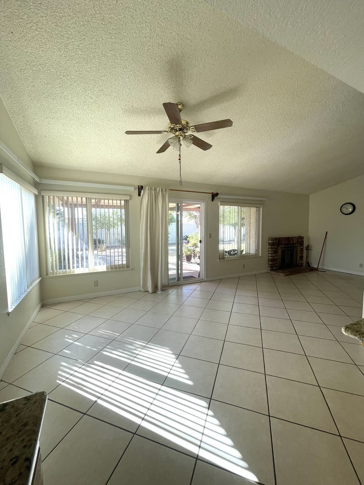 1371 W Mesa Dr #1 - Photo 6 of 20