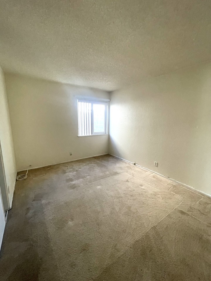 1371 W Mesa Dr #1 - Photo 7 of 20