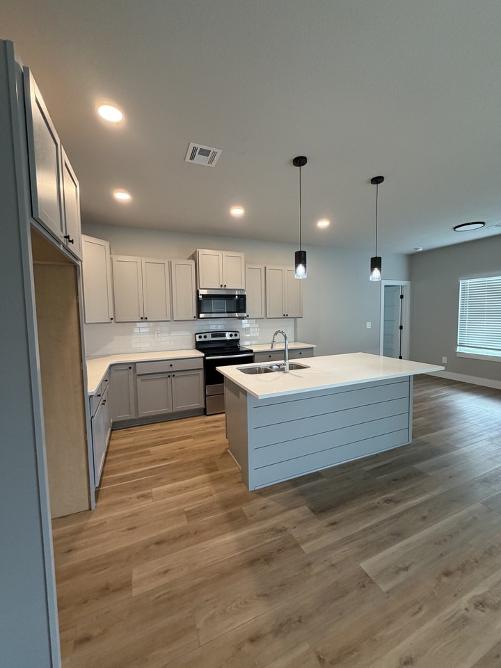 1153 Trek Ct #1 - Photo 3 of 17