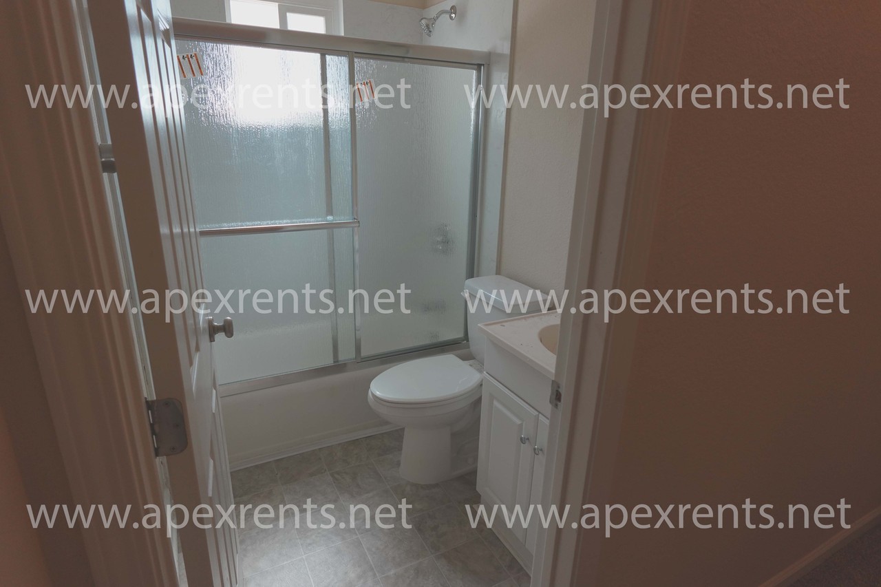 3155 Northview Dr #1 - Photo 3 of 3