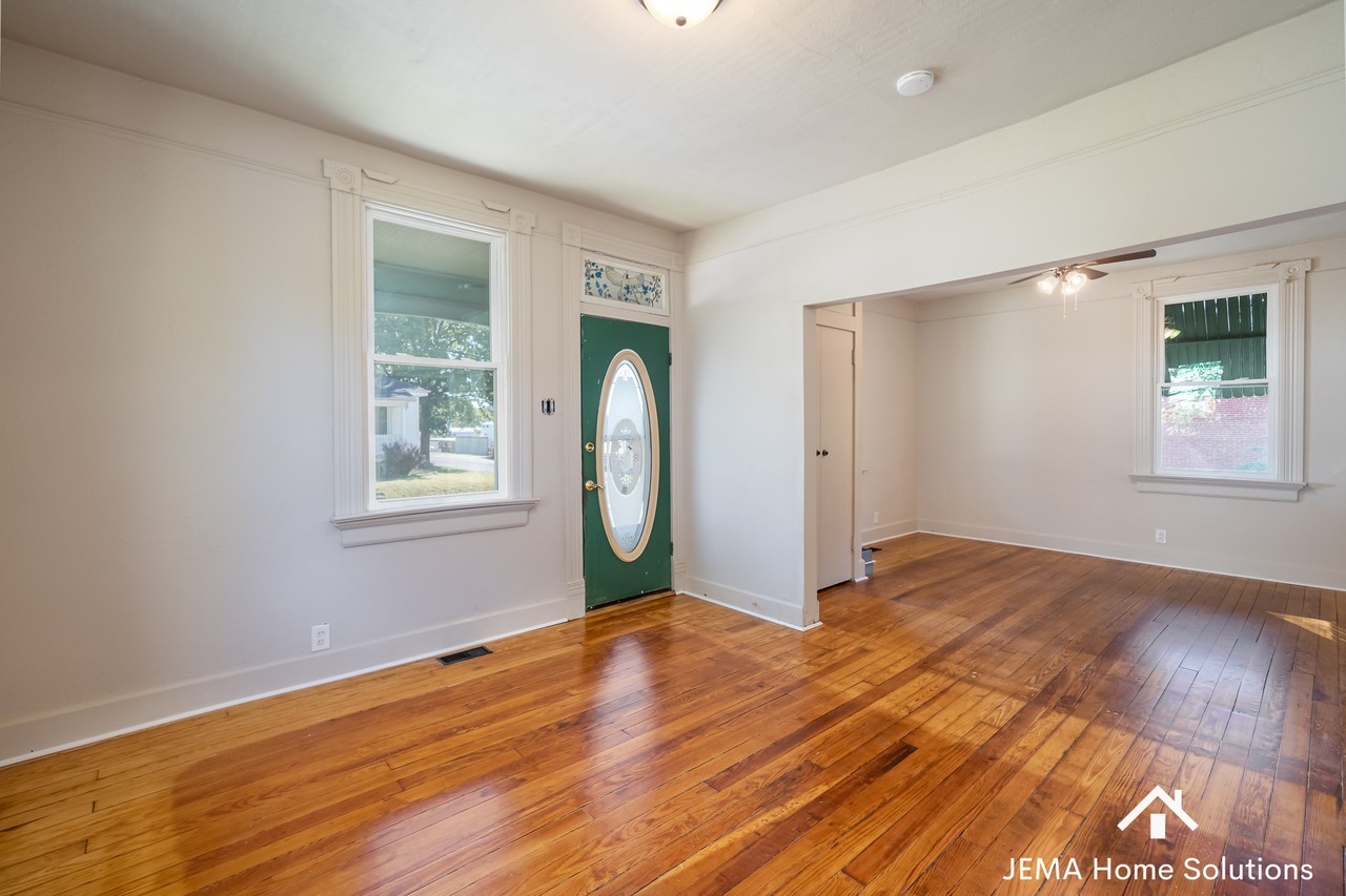 629 Elm St #1 - Photo 4 of 15
