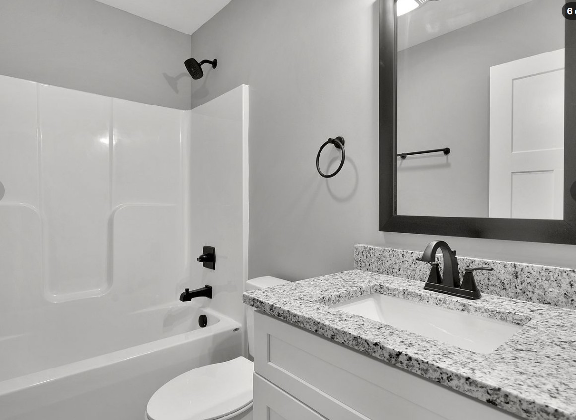 997 E Lincoln St #1 - Photo 5 of 6