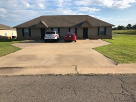 featured image of 200 Lacey Ln