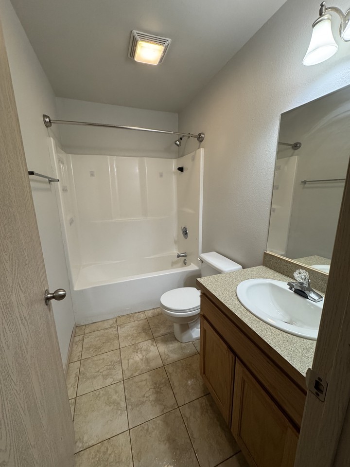200 Lacey Ln - Photo 2 of 10