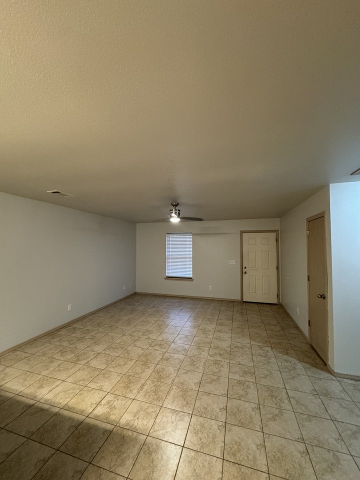 200 Lacey Ln - Photo 7 of 10
