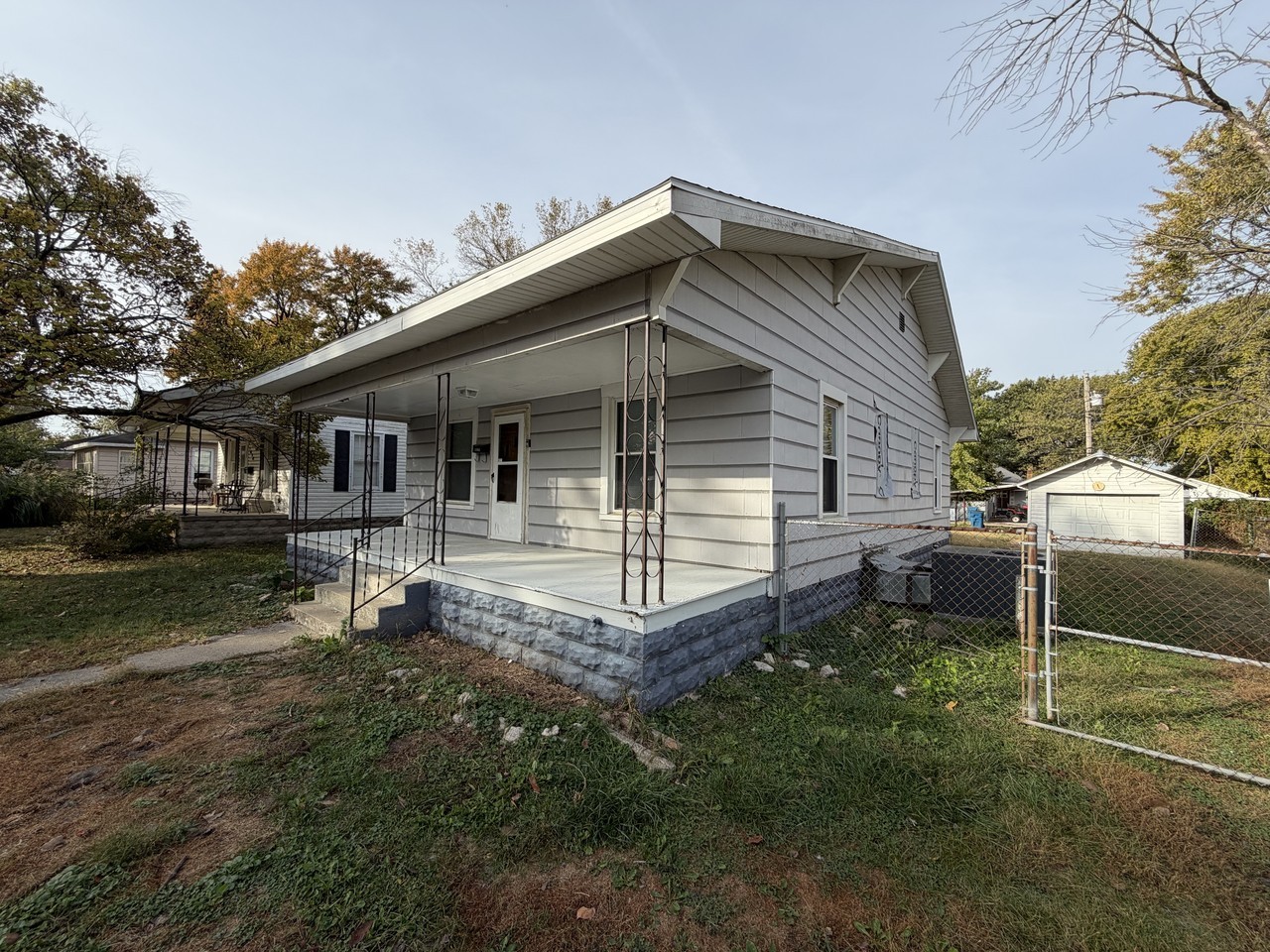 1028 Case St #1 - Photo 2 of 10