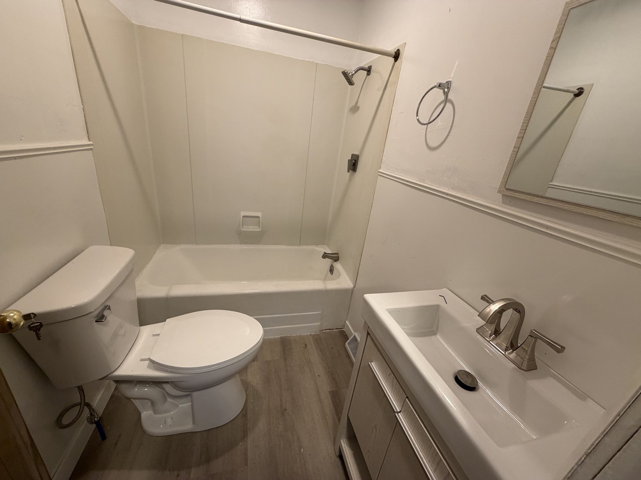 1028 Case St #1 - Photo 6 of 10