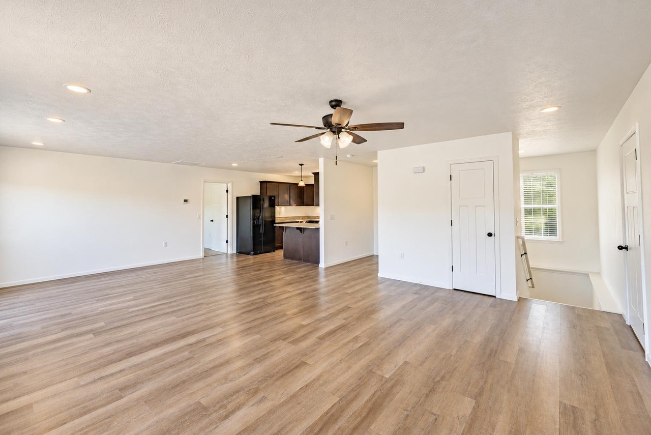 140 E Sunset Cove Ln - Photo 6 of 20
