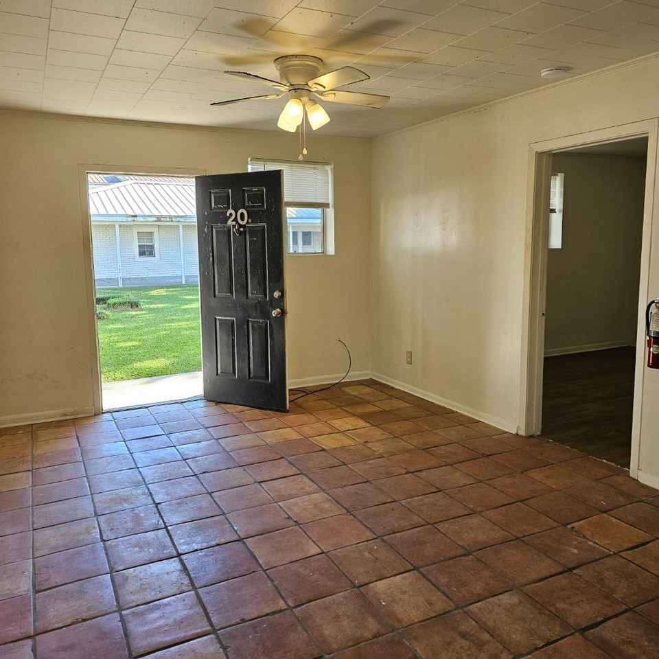 1418 Lynn St - Photo 3 of 17