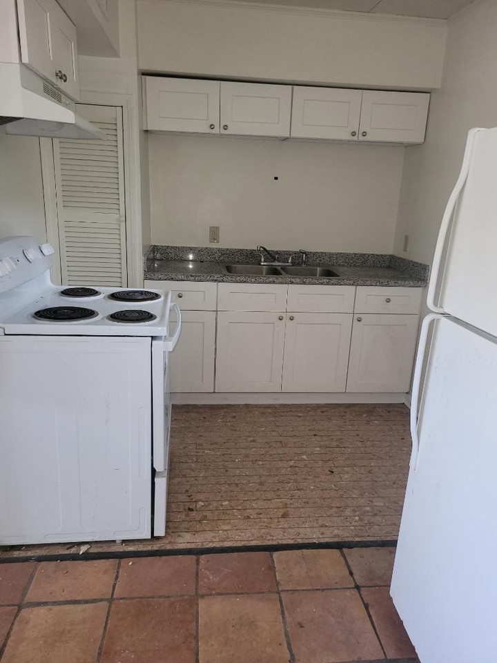 1418 Lynn St - Photo 5 of 17