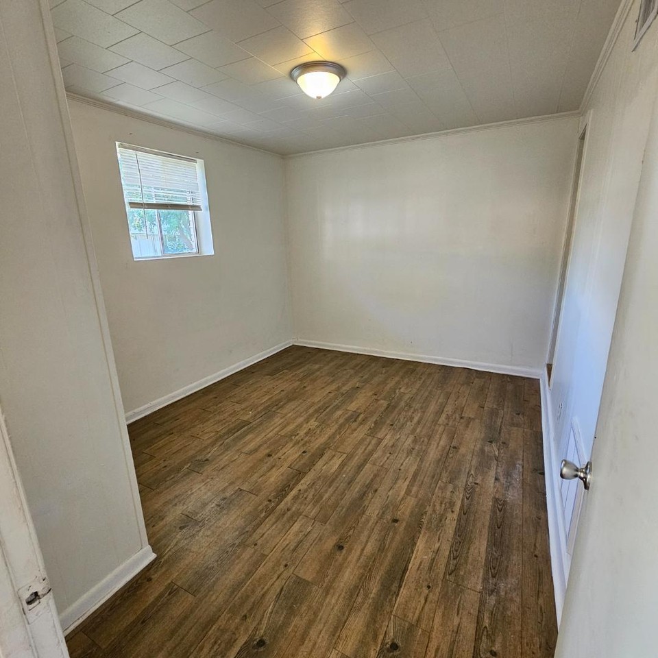 1418 Lynn St - Photo 6 of 17