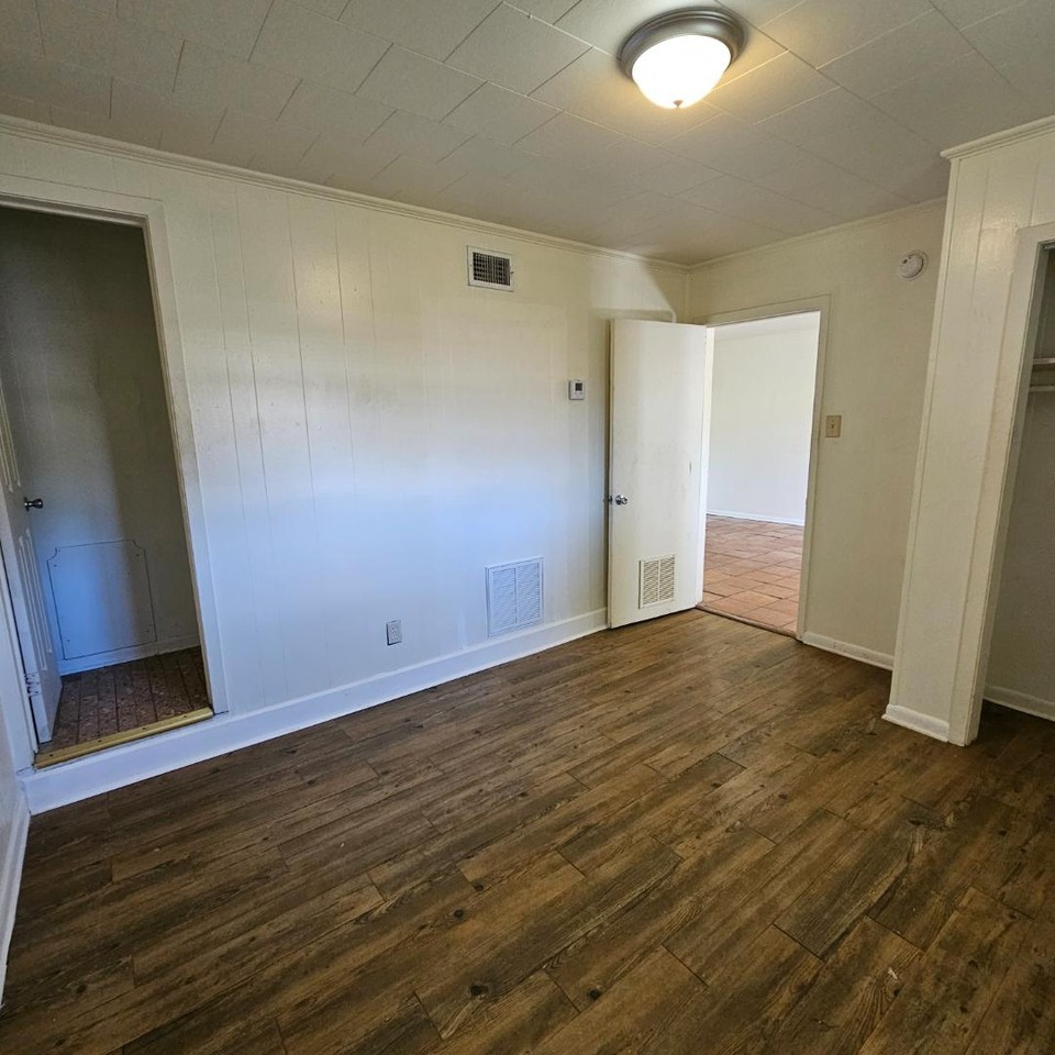 1418 Lynn St - Photo 7 of 17