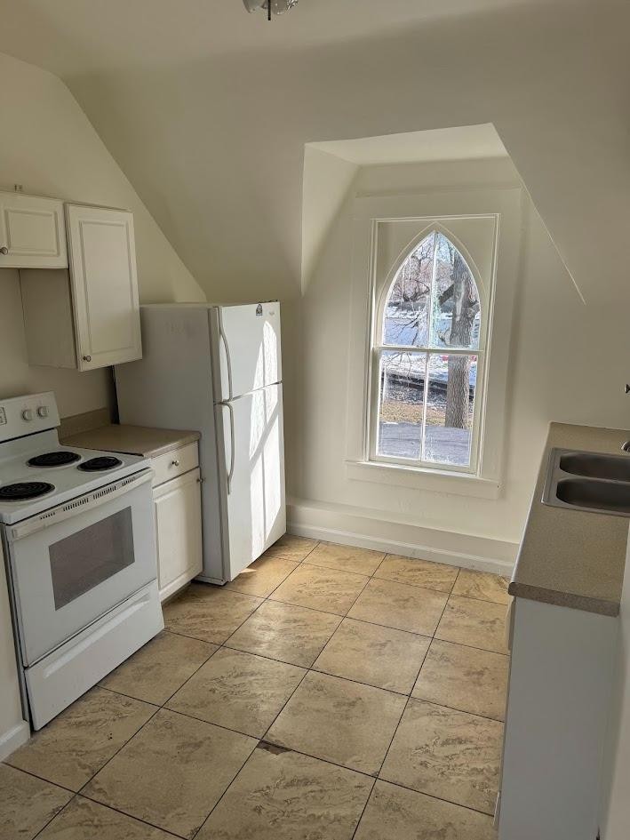 69 South Oak Street - Photo 5 of 9