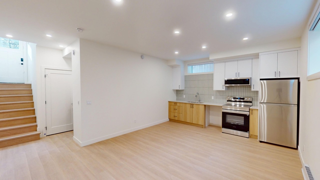 201B, 1336 10 Ave SE - Photo 2 of 5