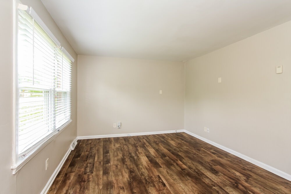 724 Dunbrook Ln - Photo 5 of 16