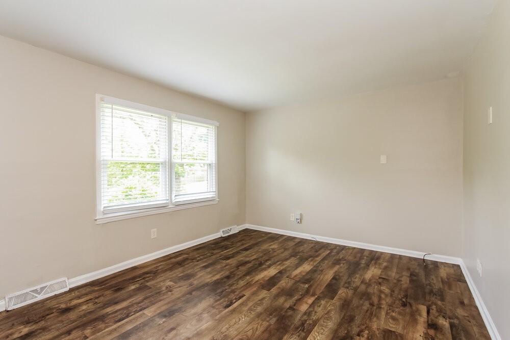 724 Dunbrook Ln - Photo 6 of 16