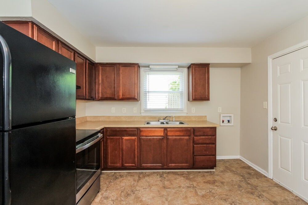 724 Dunbrook Ln - Photo 7 of 16