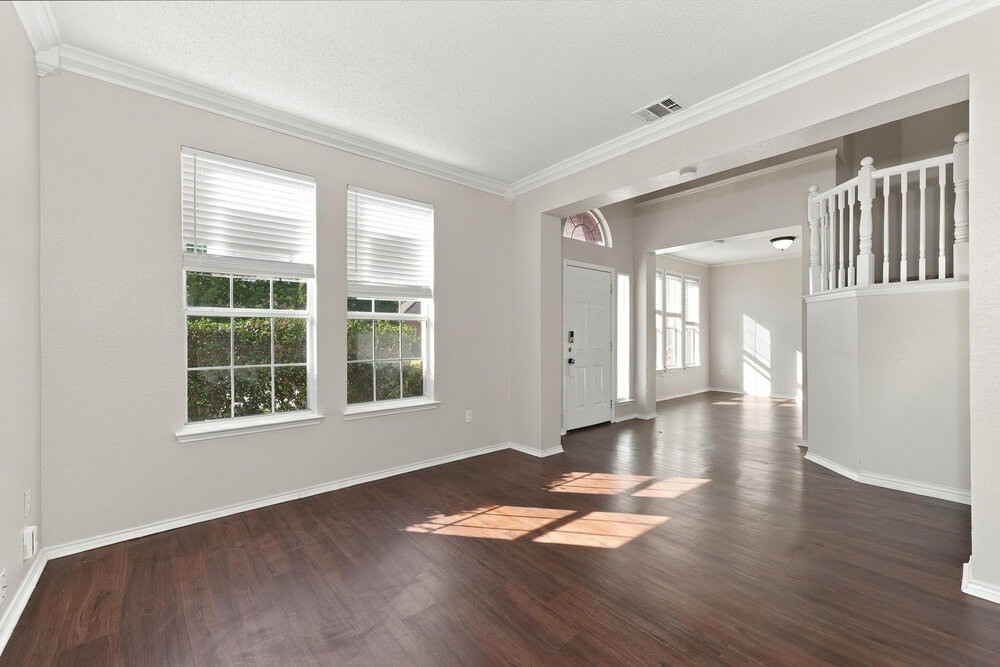 816 Parker Dr - Photo 4 of 17